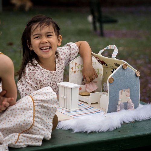 Bonikka domček pre bábiky s dreveným nábytkom