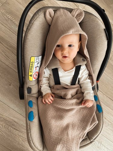 Infantilo mušelínová deka s kapucí do autosedačky béžová