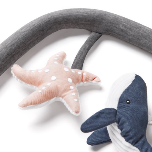 ERGOBABY | EVOLVE hračka na lehátko - Ocean wonders - Charchoal grey