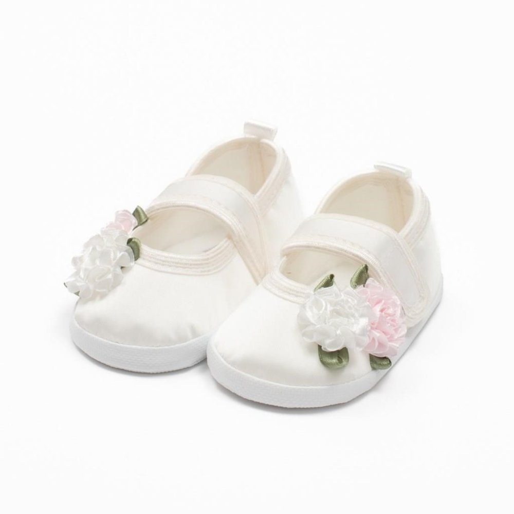 Dojčenské saténové capačky New Baby Ivory Flowers 0-3 m 116/122